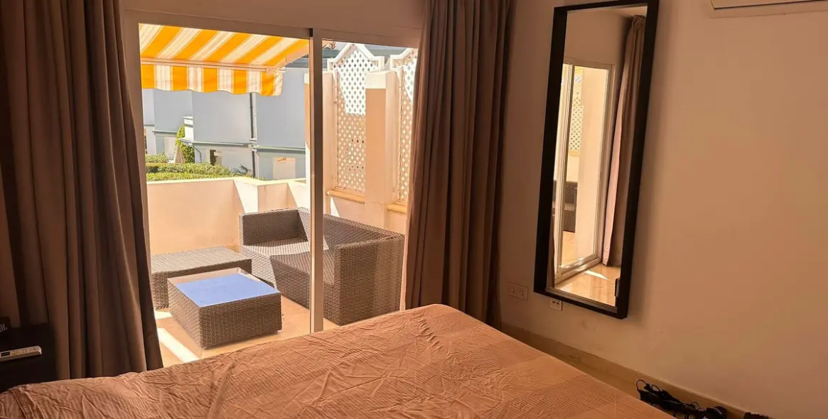 Sale of penthouse in New Golden Mile 20