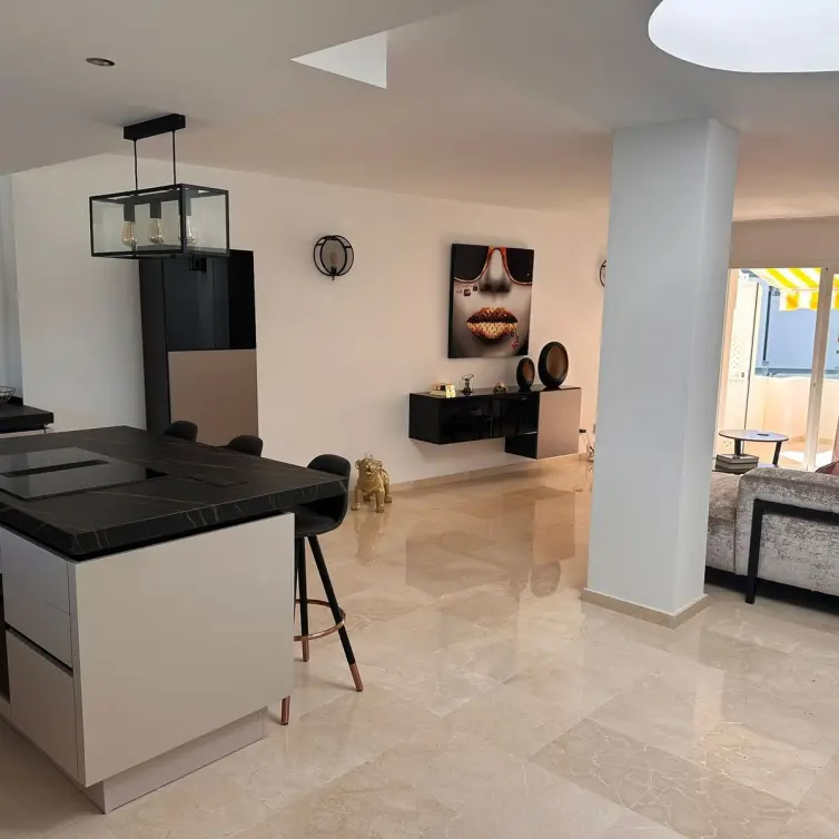 Sale of penthouse in New Golden Mile