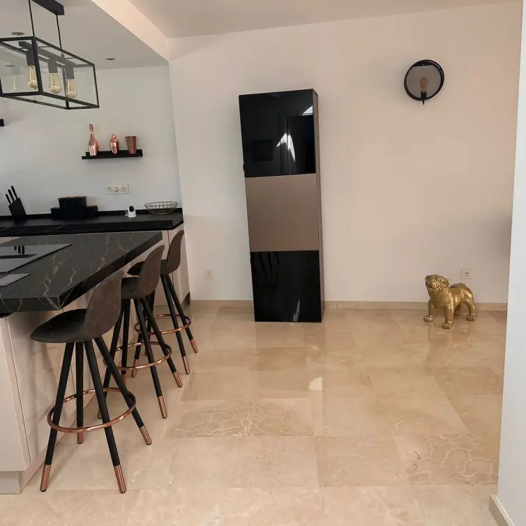 Sale of penthouse in New Golden Mile