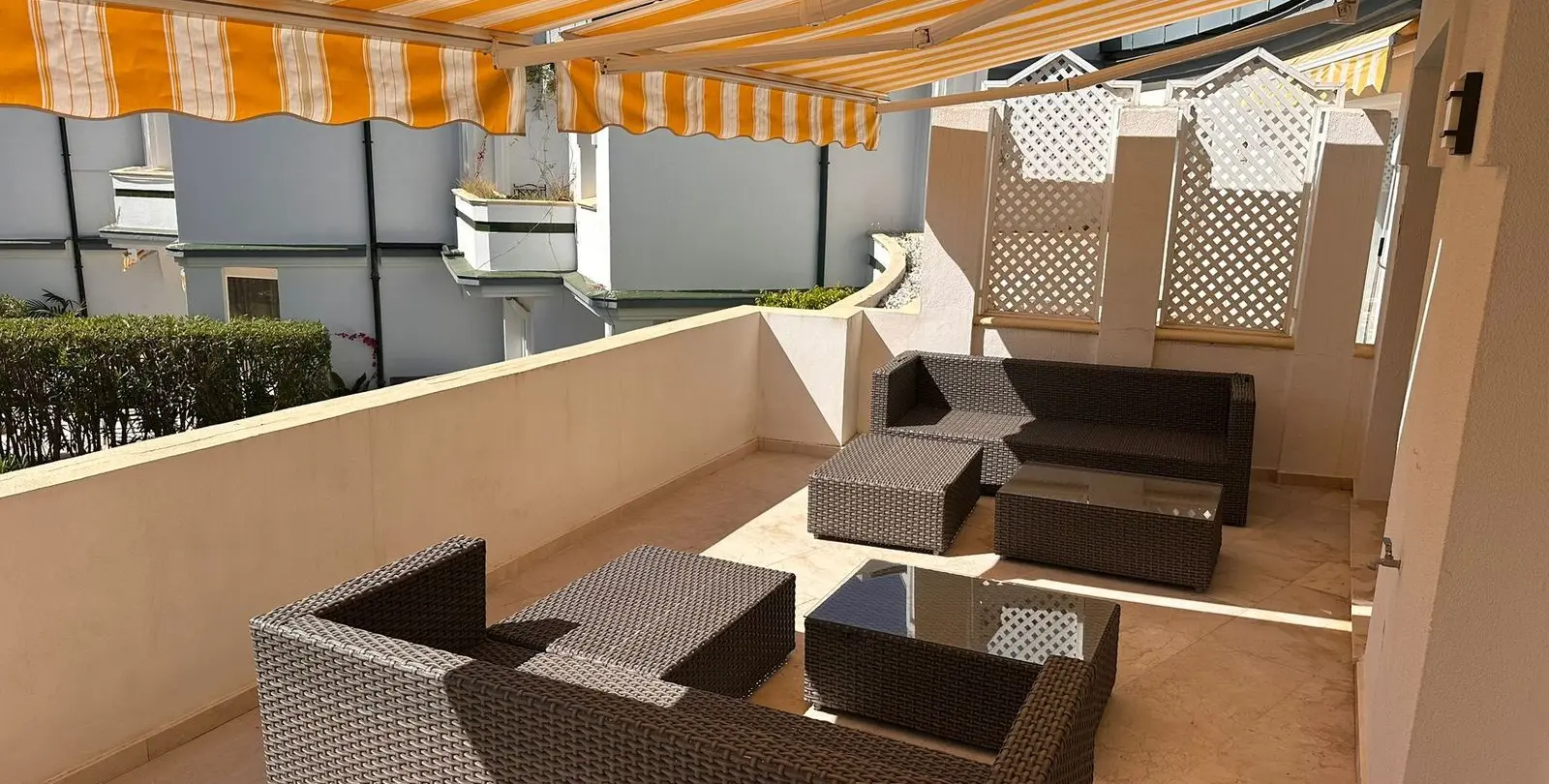 Продажа пентхауса в New Golden Mile 16