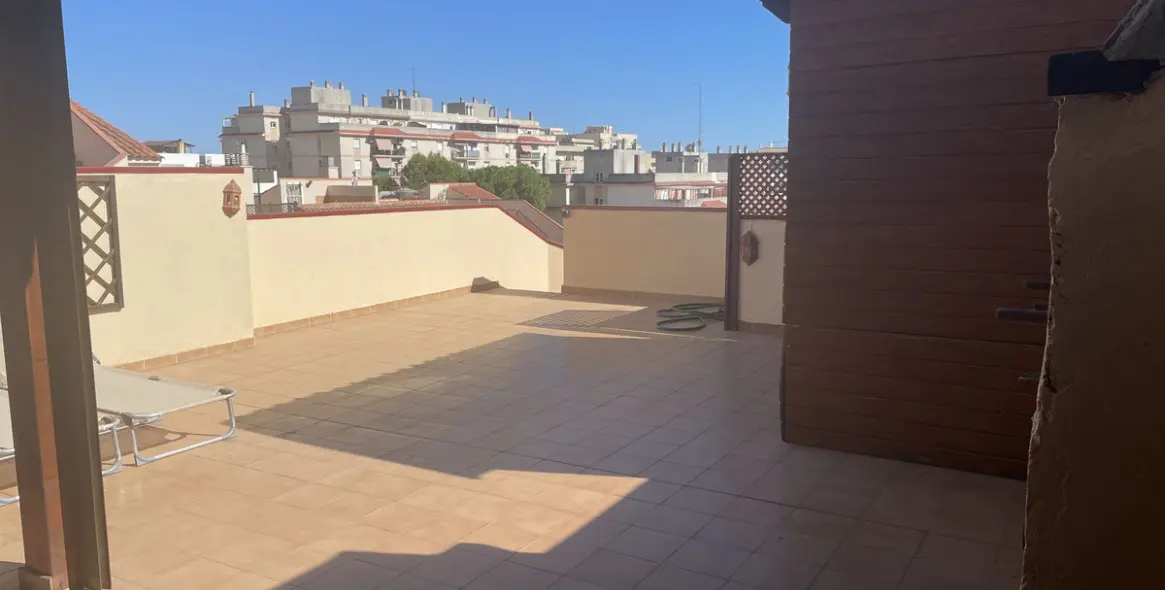 Продажа двухуровневого пентхауса в Estepona 2