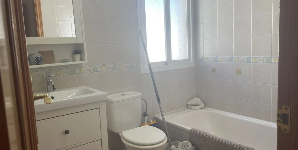 Продажа двухуровневого пентхауса в Estepona 10