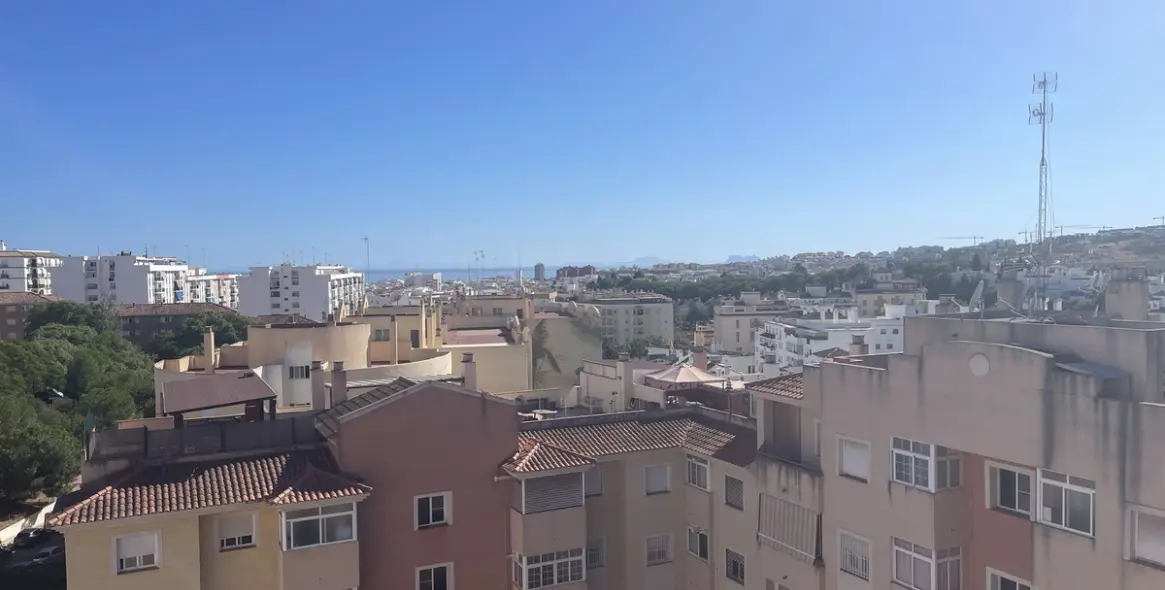 Sale of penthouse duplex in Estepona 21