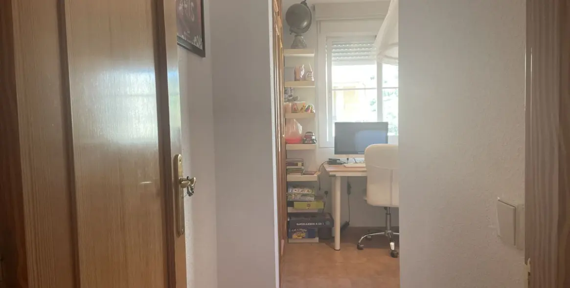 Sale of penthouse duplex in Estepona 28