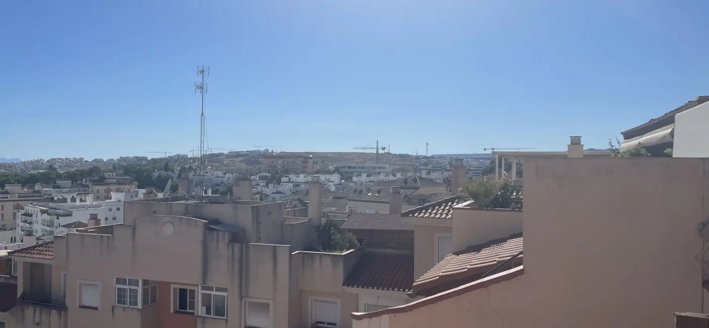 Venta de ático dúplex en Estepona 0