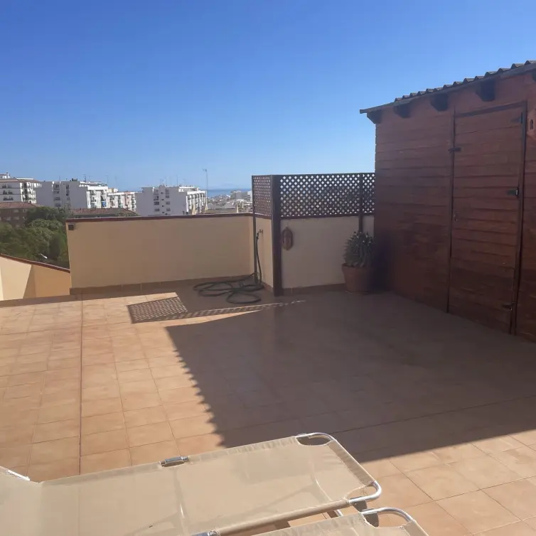 Venta de ático dúplex en Estepona