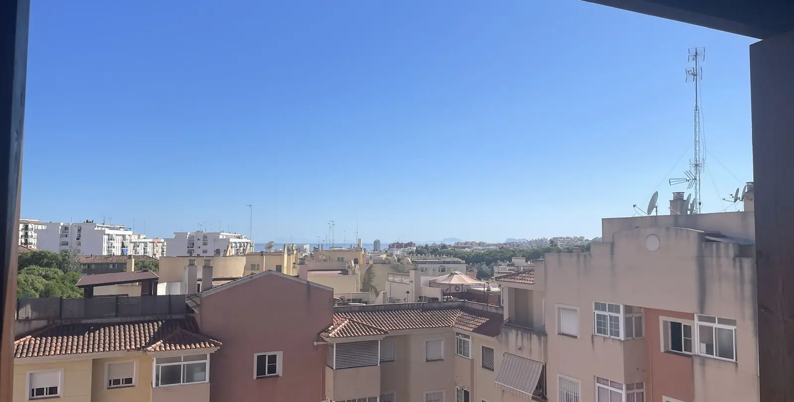 Sale of penthouse duplex in Estepona 11