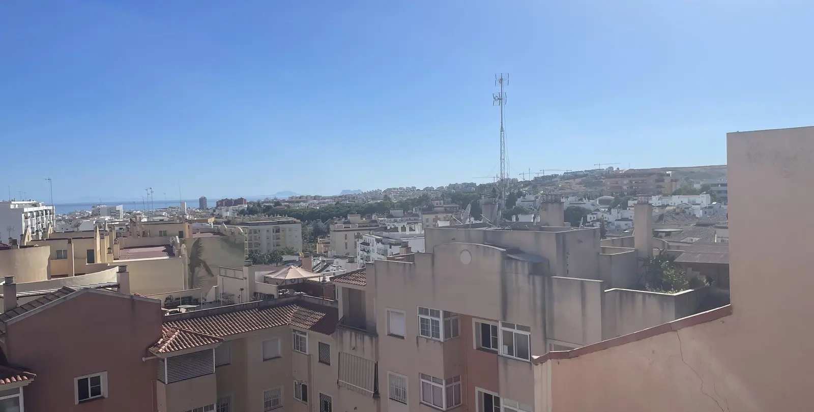 Sale of penthouse duplex in Estepona 27