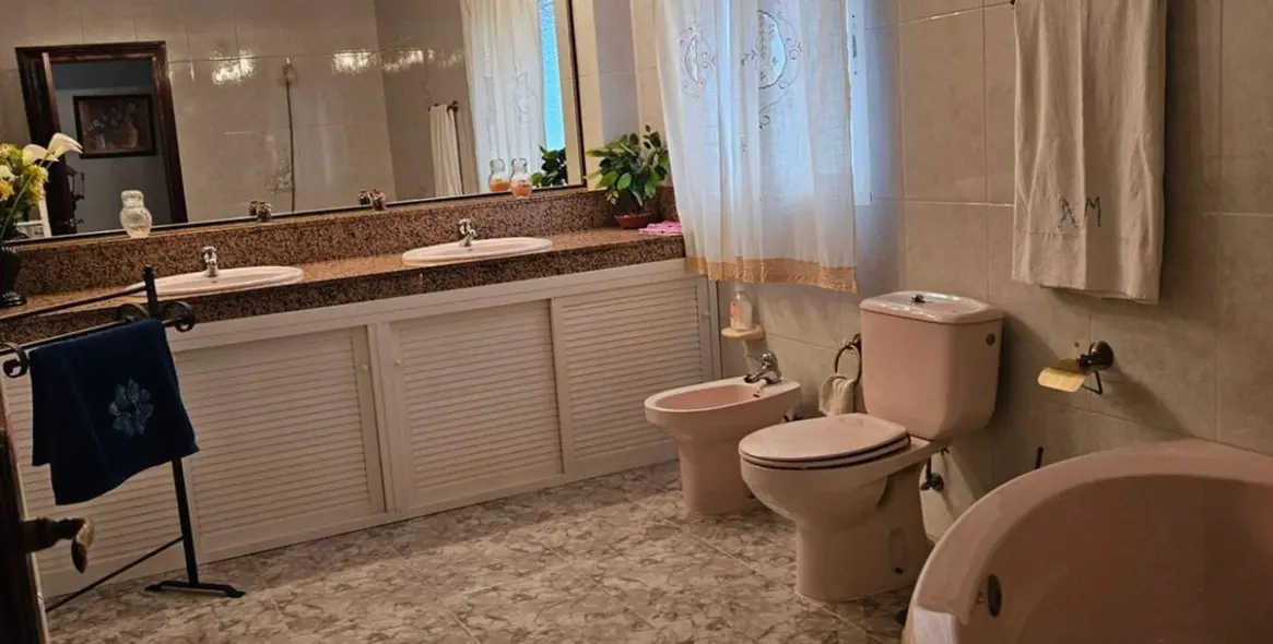 Продажа  отдельно стоящей виллы в Churriana 21