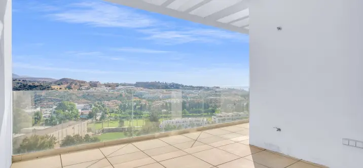Venta de apartamento en planta media en La Cala de Mijas 1