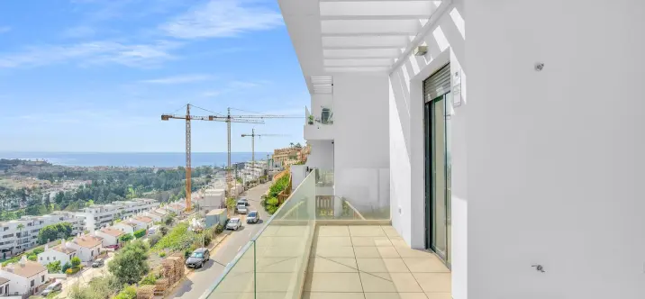 Venta de apartamento en planta media en La Cala de Mijas 2