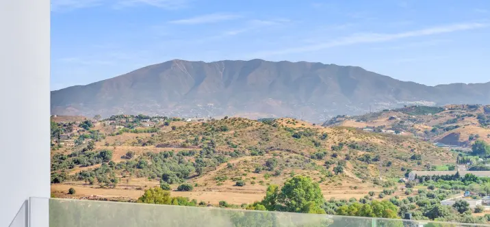 Venta de apartamento en planta media en La Cala de Mijas 3