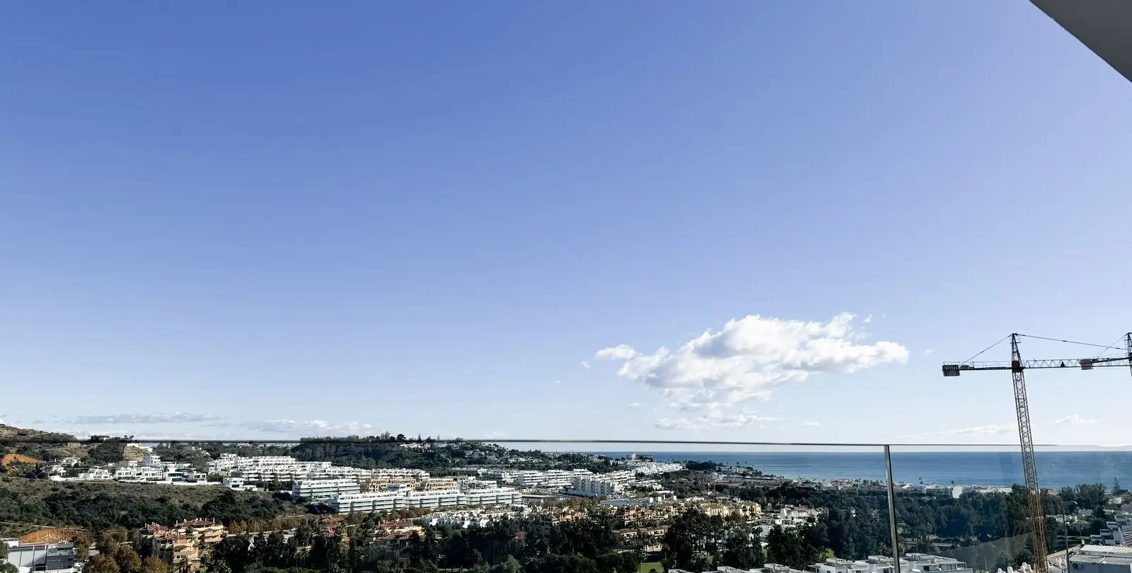 Venta de apartamento en planta media en La Cala de Mijas 1