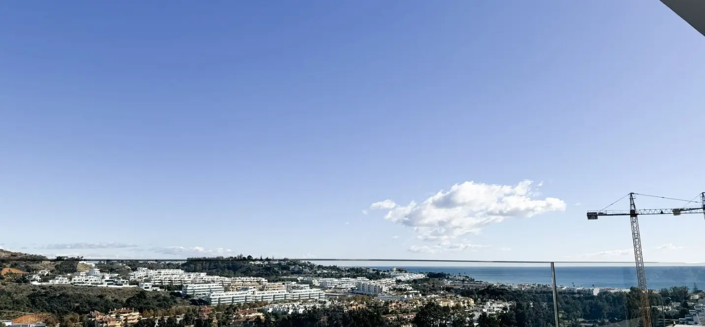 Продажа апартаментов на среднем этаже в La Cala de Mijas 0