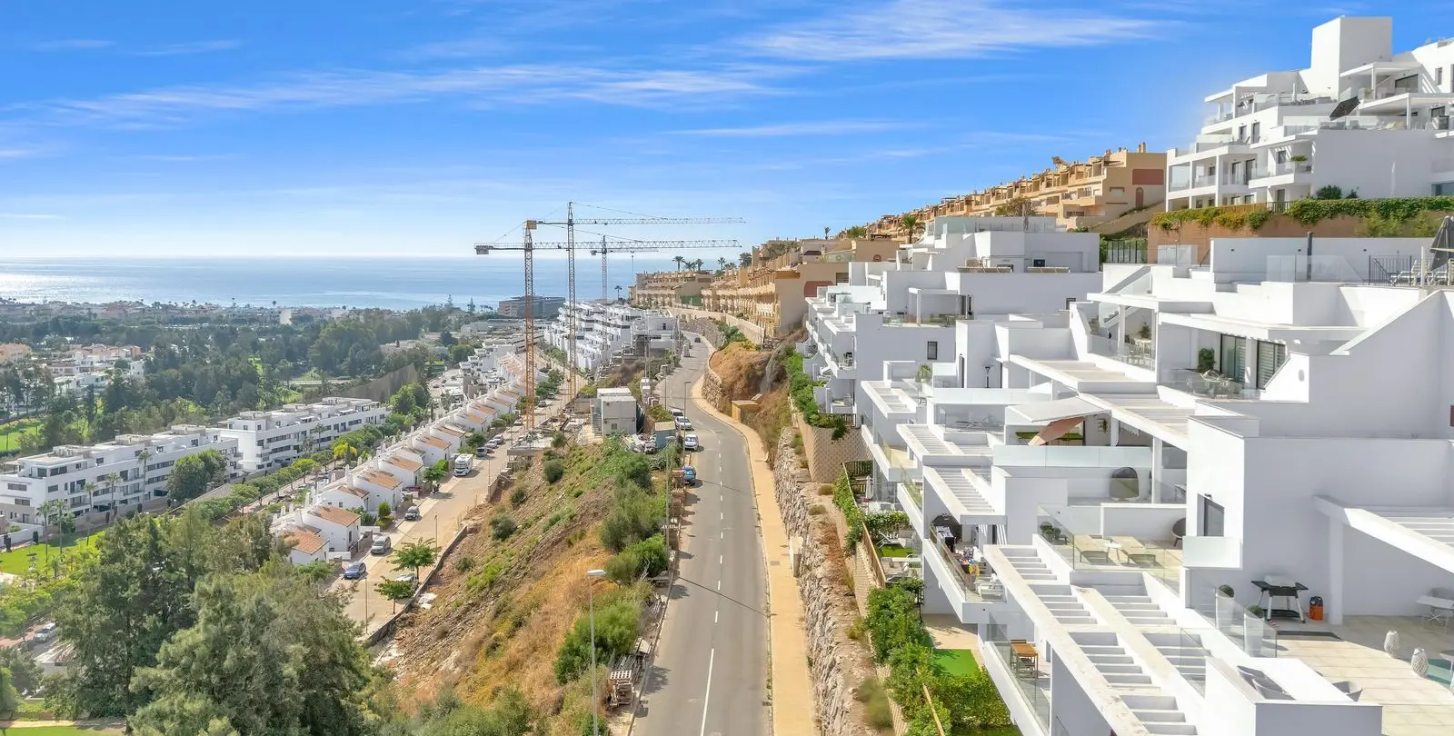 Venta de apartamento en planta media en La Cala de Mijas 5