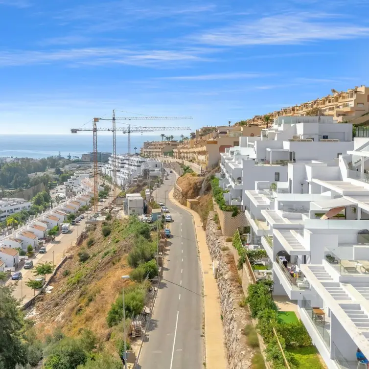 Продажа апартаментов на среднем этаже в La Cala de Mijas