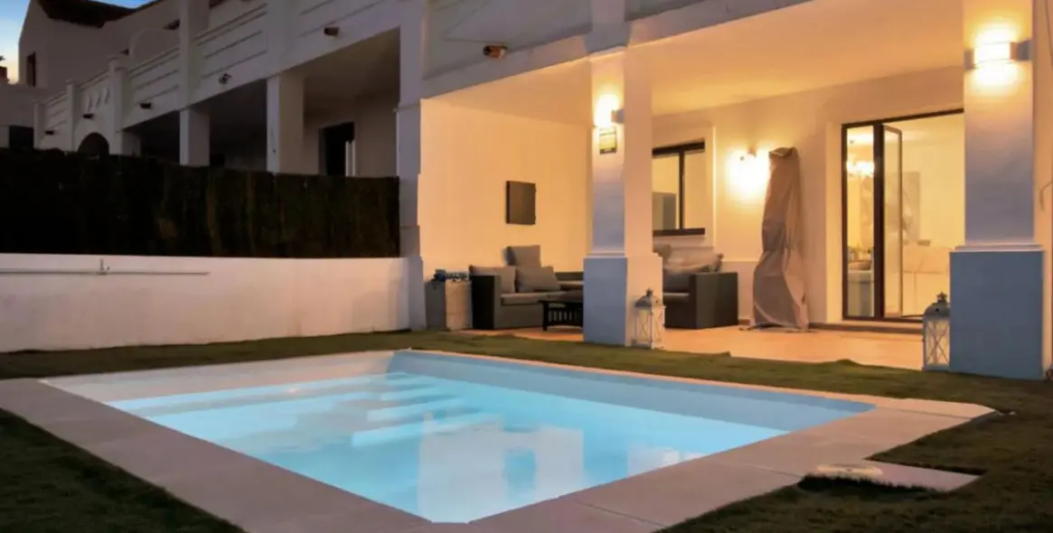 Sale of semi-detached house in Doña Julia 1