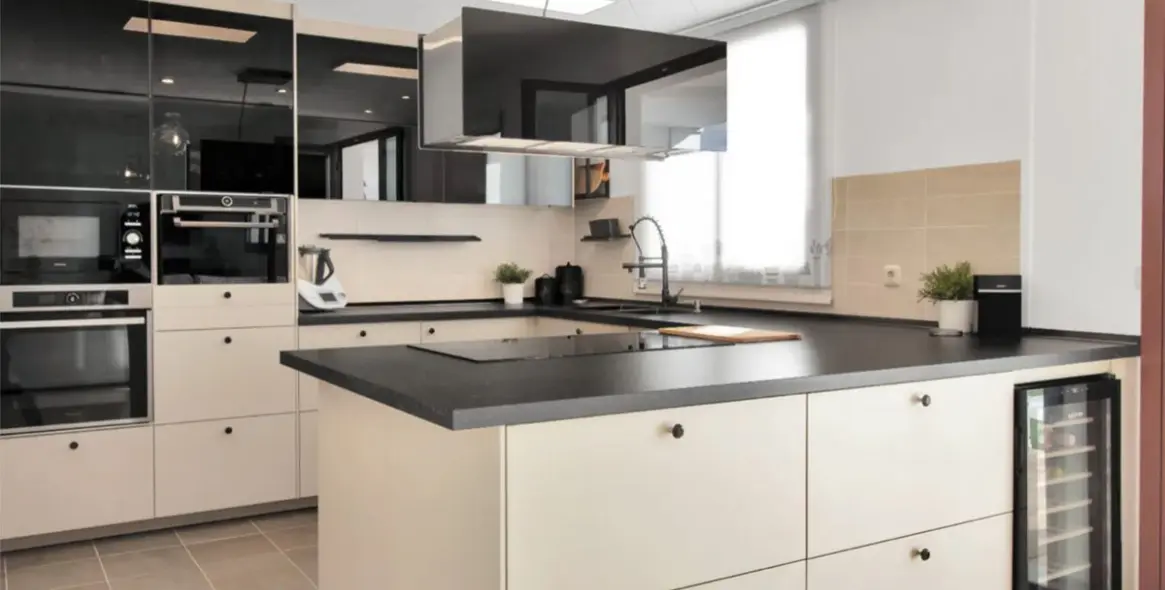 Sale of semi-detached house in Doña Julia 12