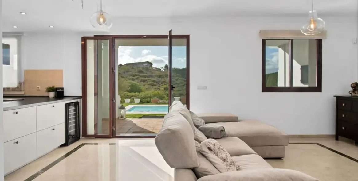 Sale of semi-detached house in Doña Julia 15