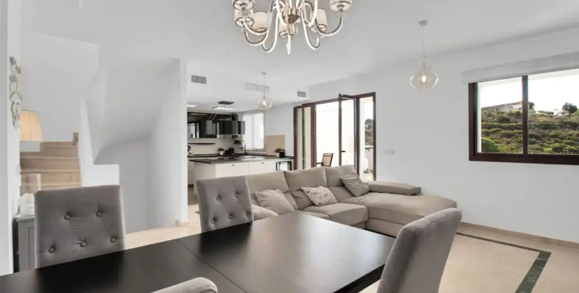 Sale of semi-detached house in Doña Julia 20