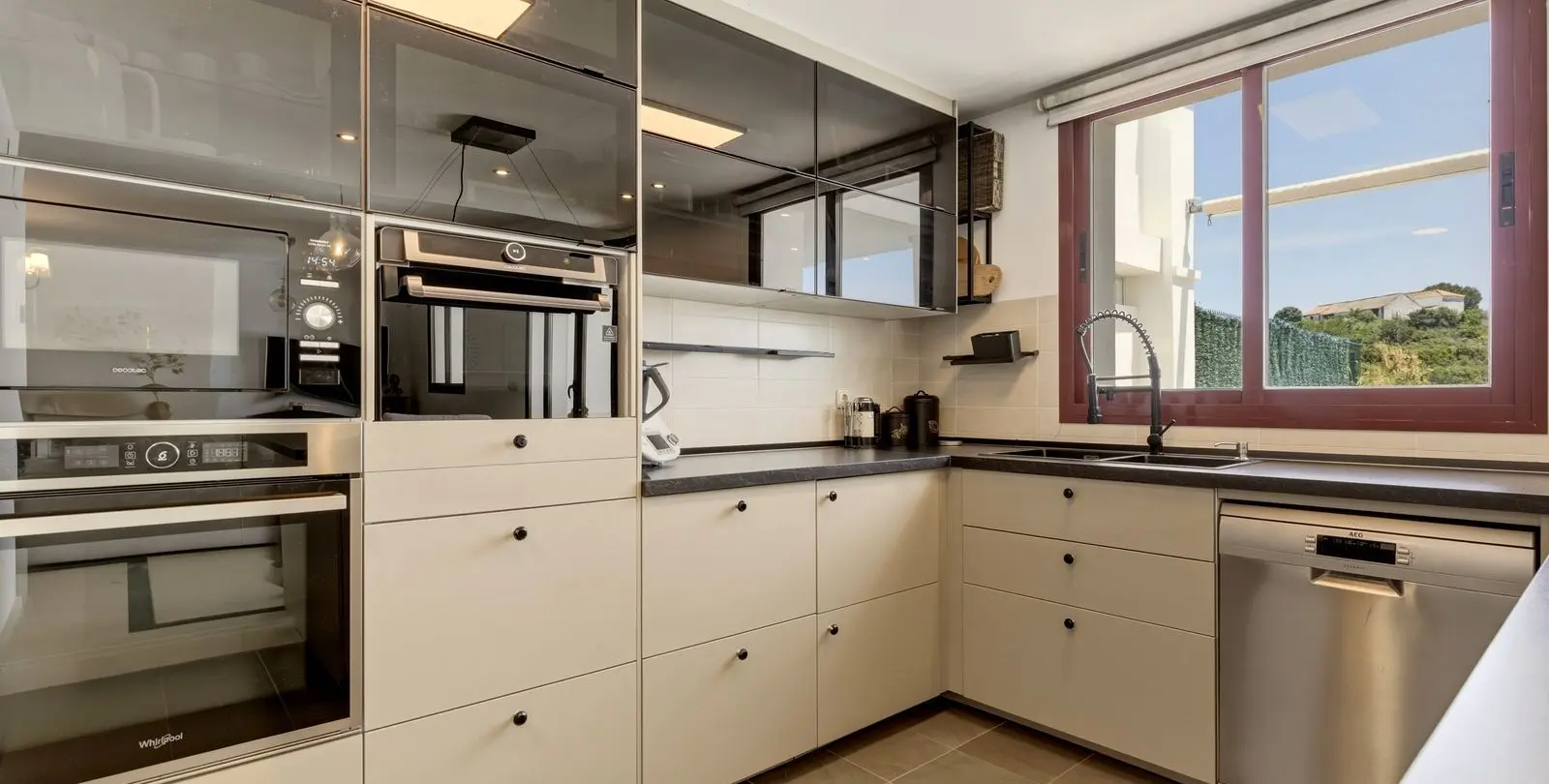Sale of townhouse in Doña Julia 5