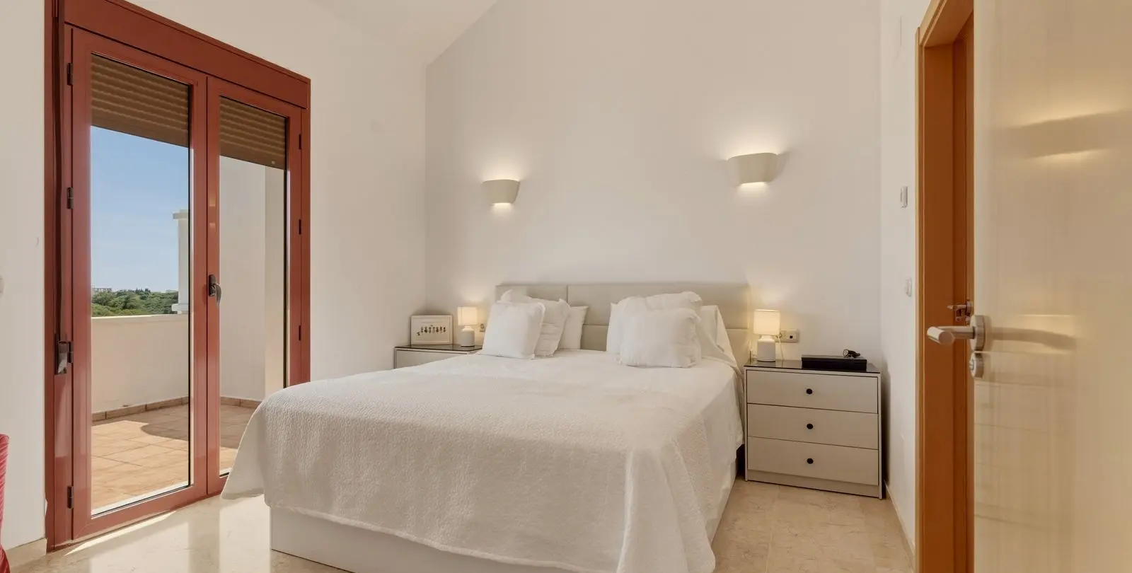 Sale of townhouse in Doña Julia 10