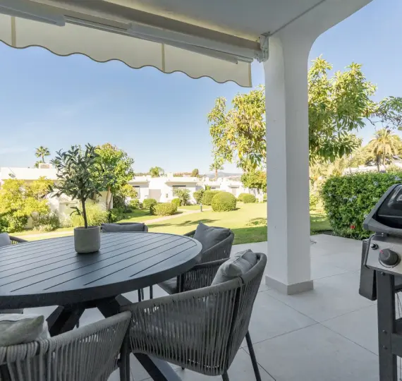 Sale of ground floor apartment in Nueva Andalucía