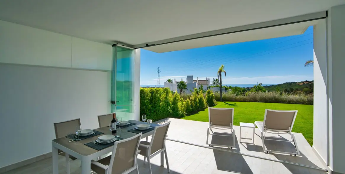 Sale of ground floor apartment in Estepona 3