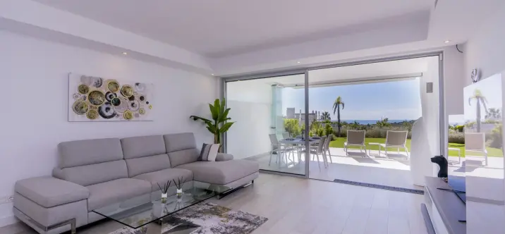Sale of ground floor apartment in Estepona 3