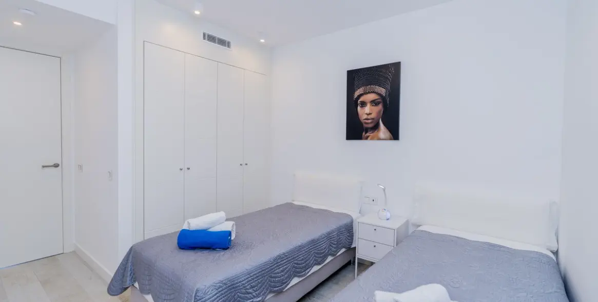 Sale of ground floor apartment in Estepona 14