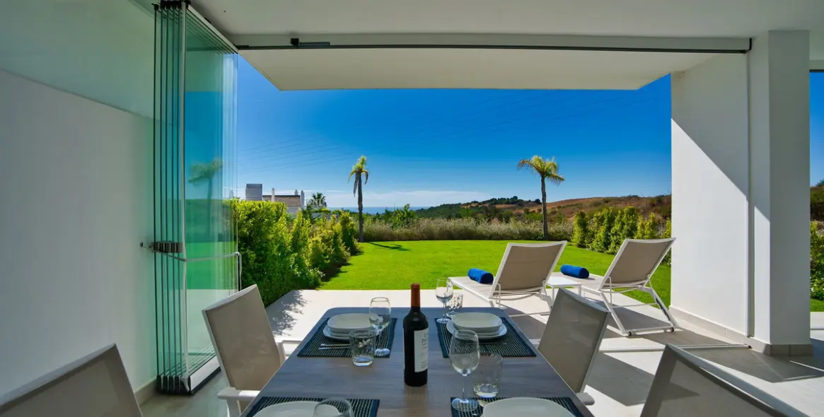 Sale of ground floor apartment in Estepona 24