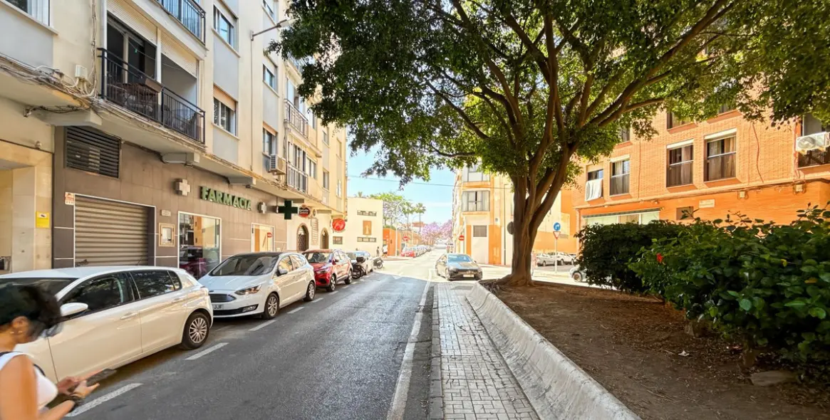 Sale of middle floor apartment in El Ejido 2