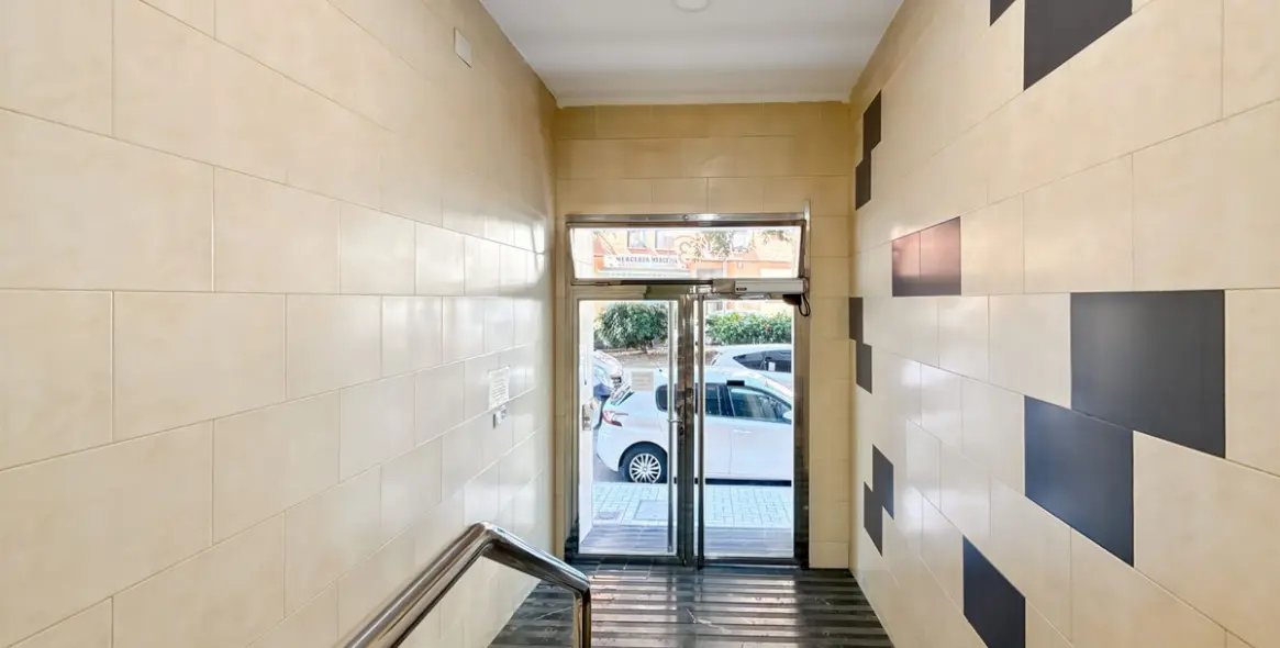 Sale of middle floor apartment in El Ejido 5