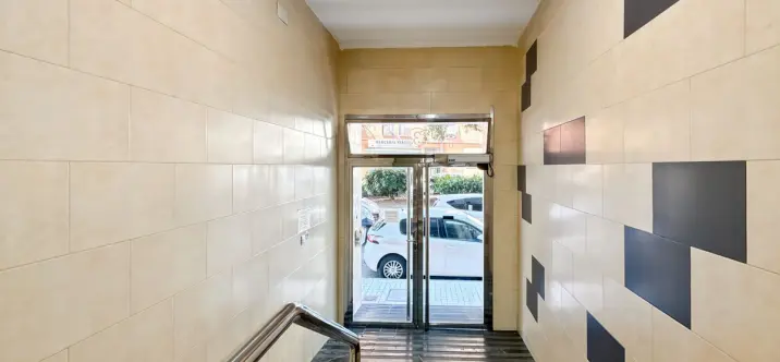 Sale of middle floor apartment in El Ejido 4