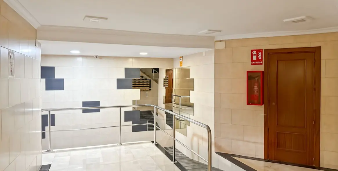 Sale of middle floor apartment in El Ejido 8