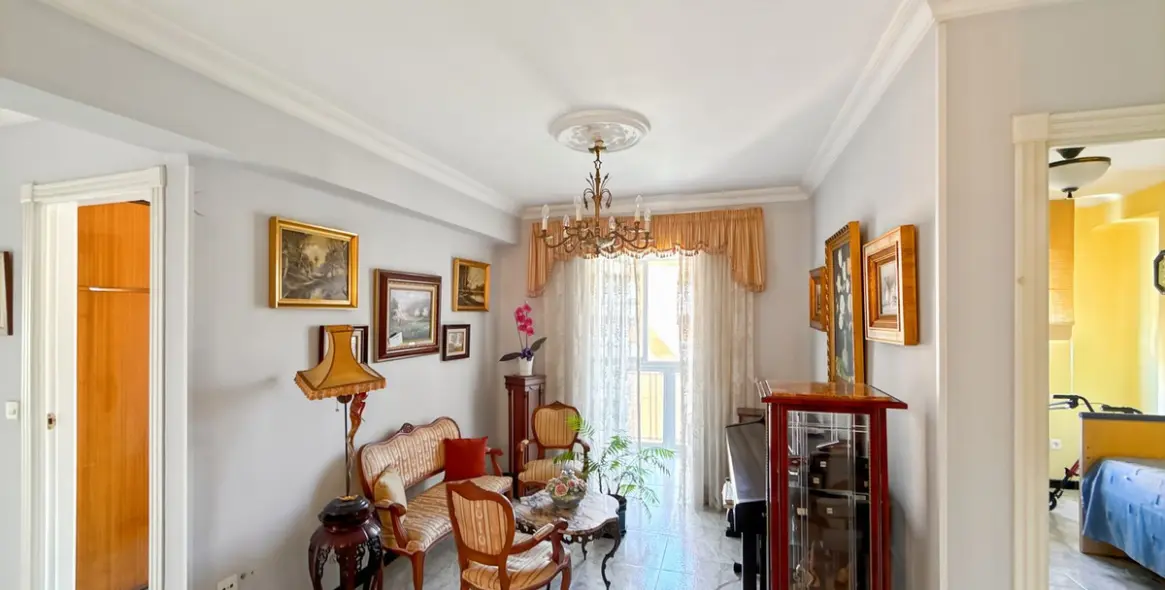 Sale of middle floor apartment in El Ejido 10