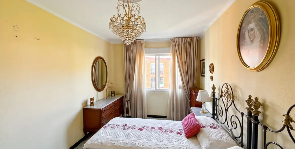 Sale of middle floor apartment in El Ejido 12