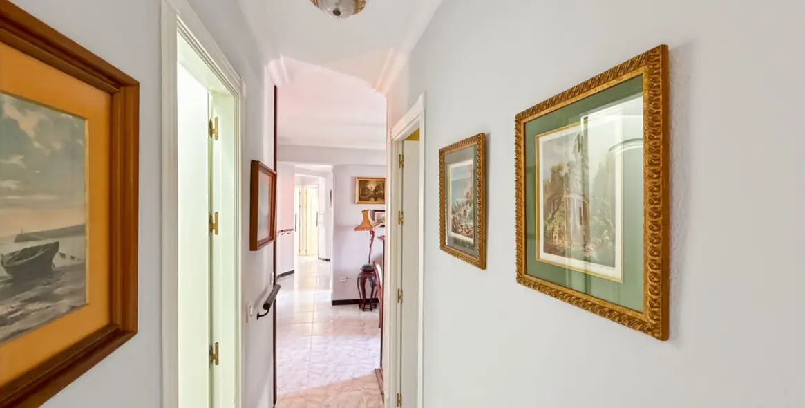 Sale of middle floor apartment in El Ejido 15