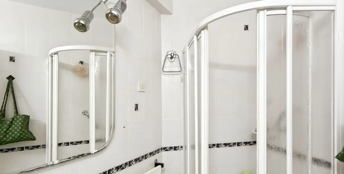 Sale of middle floor apartment in El Ejido 18