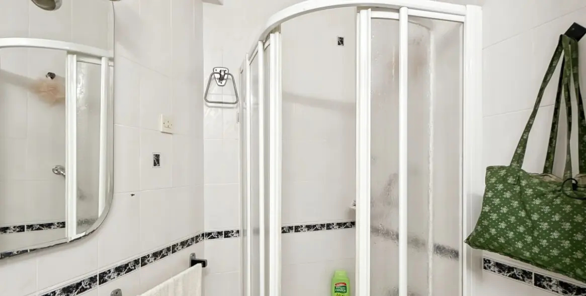 Sale of middle floor apartment in El Ejido 19