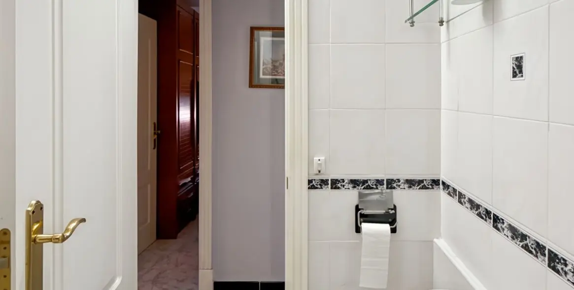 Sale of middle floor apartment in El Ejido 20