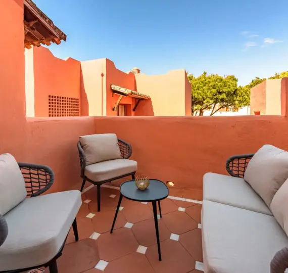 Продажа апартаментов на среднем этаже в Elviria