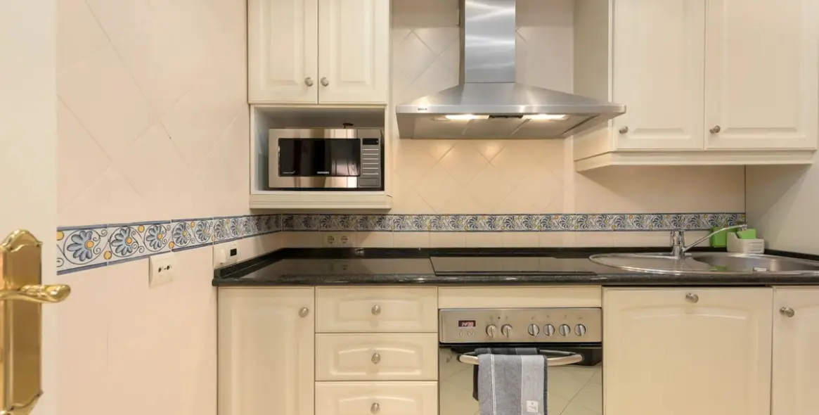 Продажа апартаментов на среднем этаже в Elviria 14