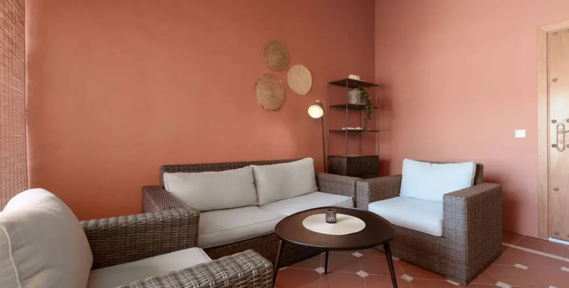 Sale of middle floor apartment in Elviria 5