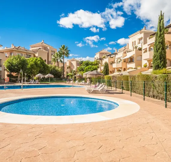 Sale of ground floor apartment in Elviria