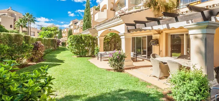 Sale of ground floor apartment in Elviria 1