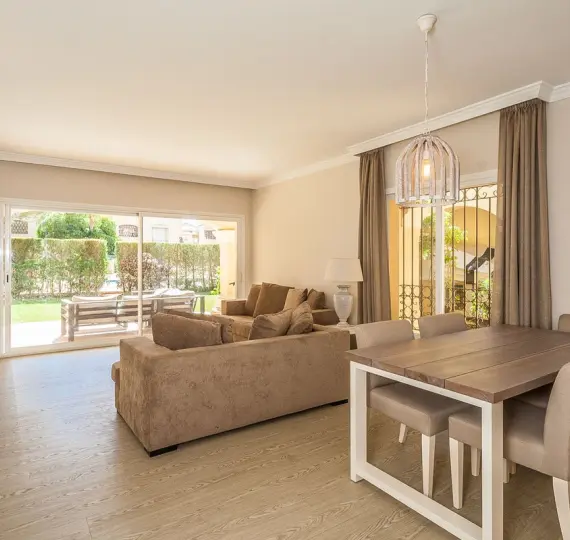 Sale of ground floor apartment in Elviria