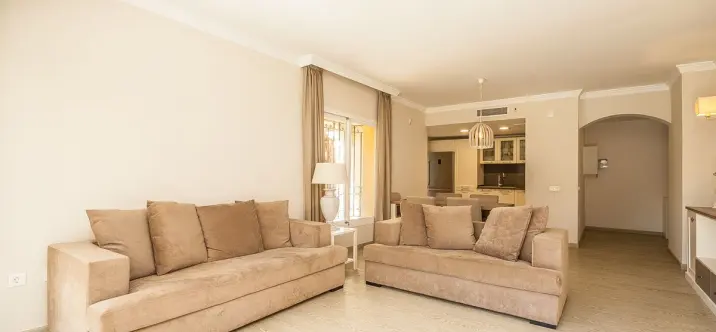 Sale of ground floor apartment in Elviria 4