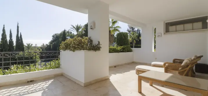 Sale of ground floor apartment in Río Real 0