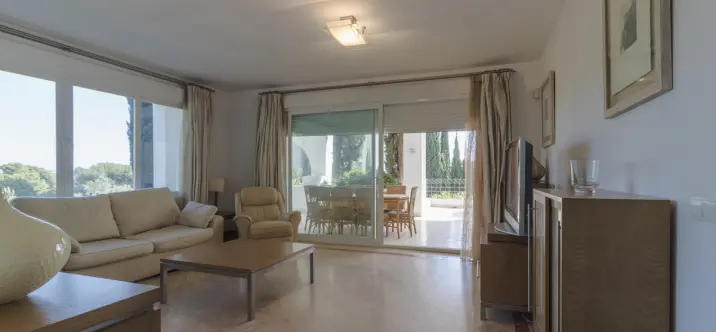 Sale of ground floor apartment in Río Real 4